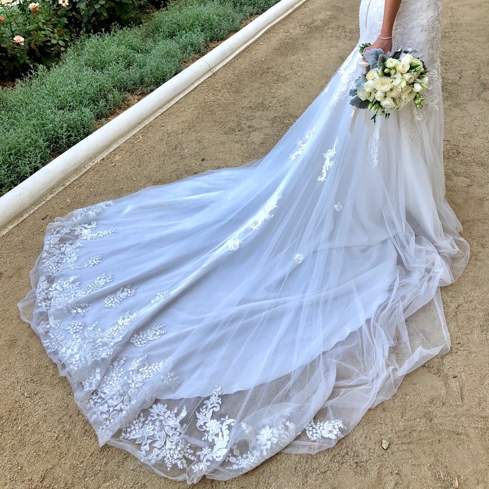Mermaid style elegant Wedding dress - Picture 4 of 7